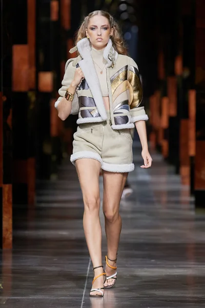 Look 21